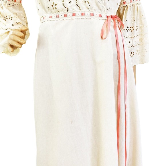 Vintage Ivory Cotton Eyelet Lace Cottagecore Peasant Dress Boho Hippie 60s 70's - Picture 12 of 16